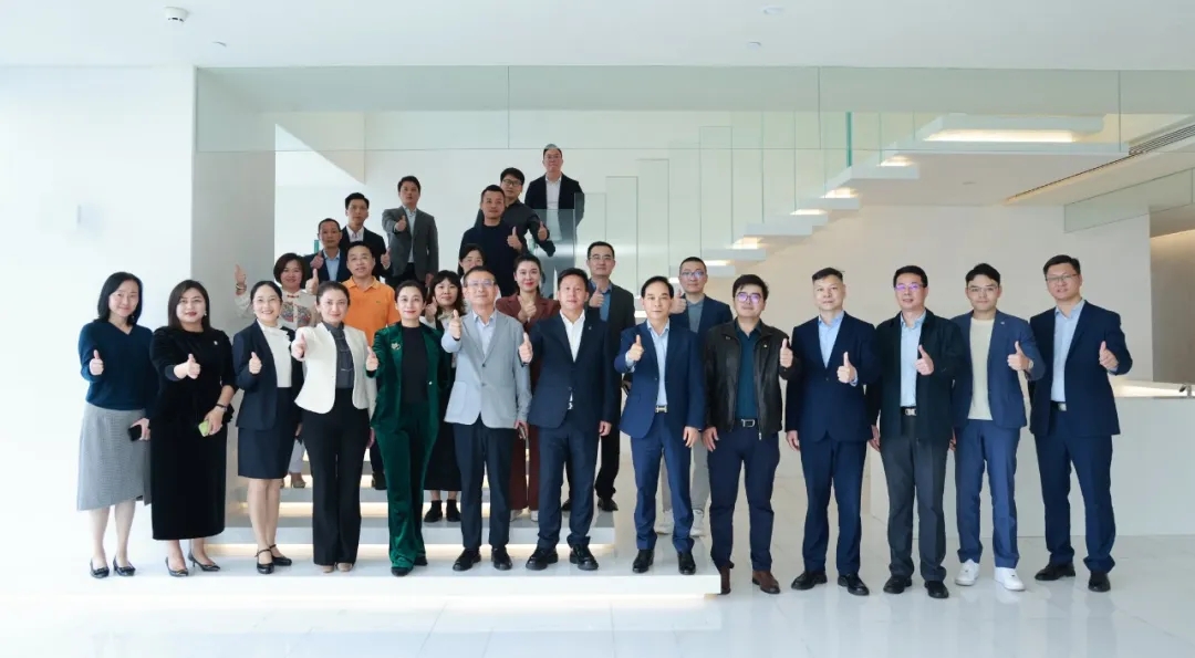 幫助企業找訂單，12家企業與深裝集團簽署合作協議